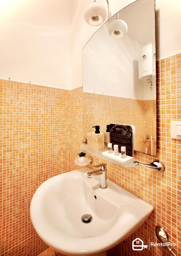 Апартаменты Free Parking-Sea View, With Pool & Garden Санремо Экстерьер фото